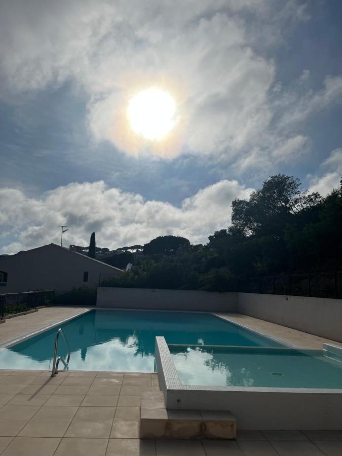 Appartement Vue Mer Avec Balcon Sainte-Maxime Exterior foto